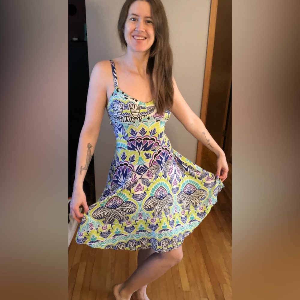 Aeropostale summer dress. Size: M. Colours: white, green, purple, blue, black.